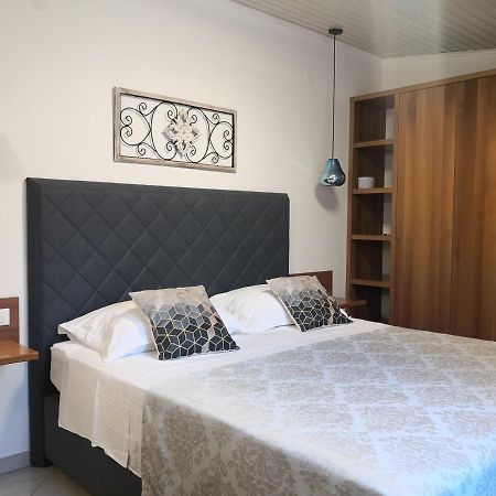Private Oasis-Villa Sandina สปลิท ภายนอก รูปภาพ